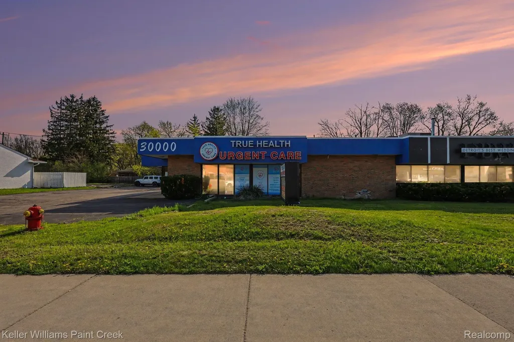 30000 Orchard Lake Road Farmington Hills City MI 48334