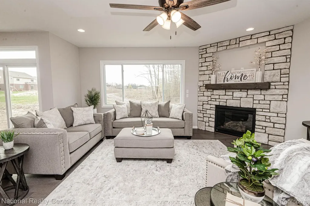 53234 Woodland Meadows Chesterfield Township MI 48047