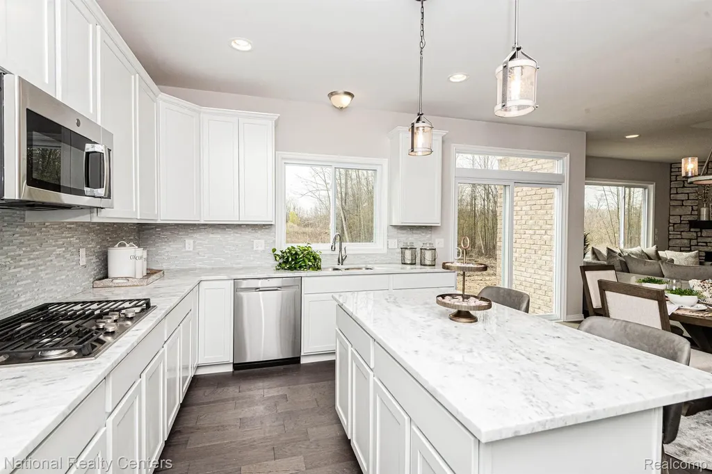 53234 Woodland Meadows Chesterfield Township MI 48047