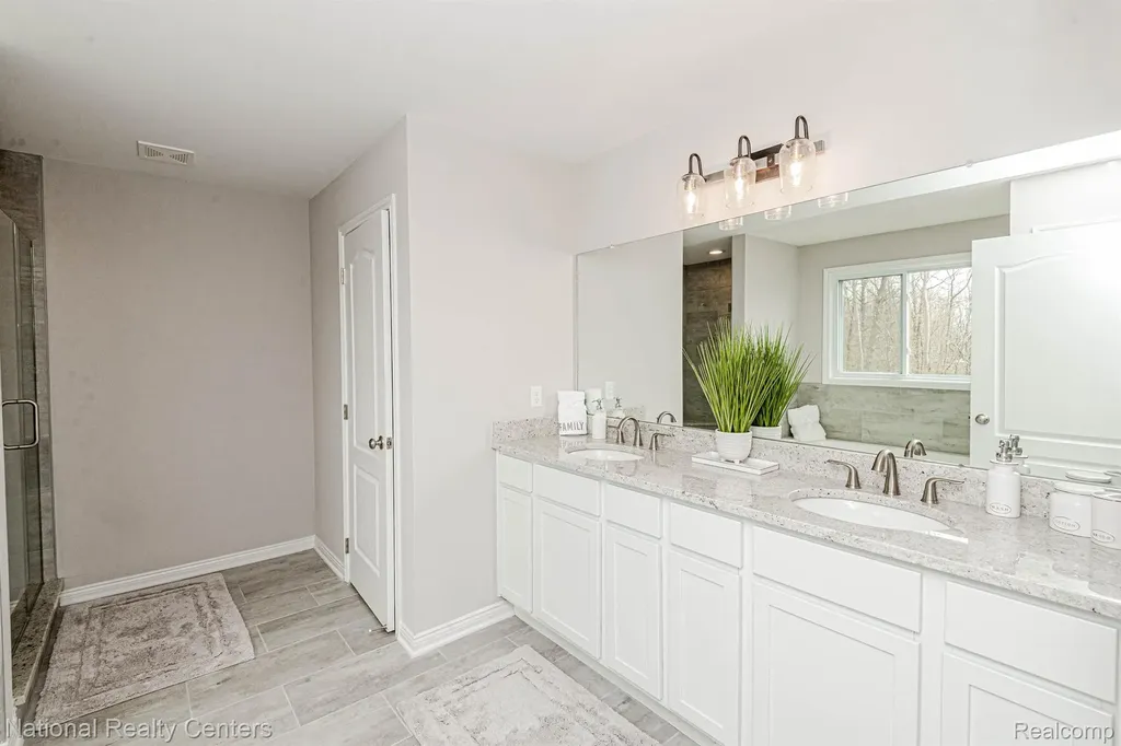 53234 Woodland Meadows Chesterfield Township MI 48047