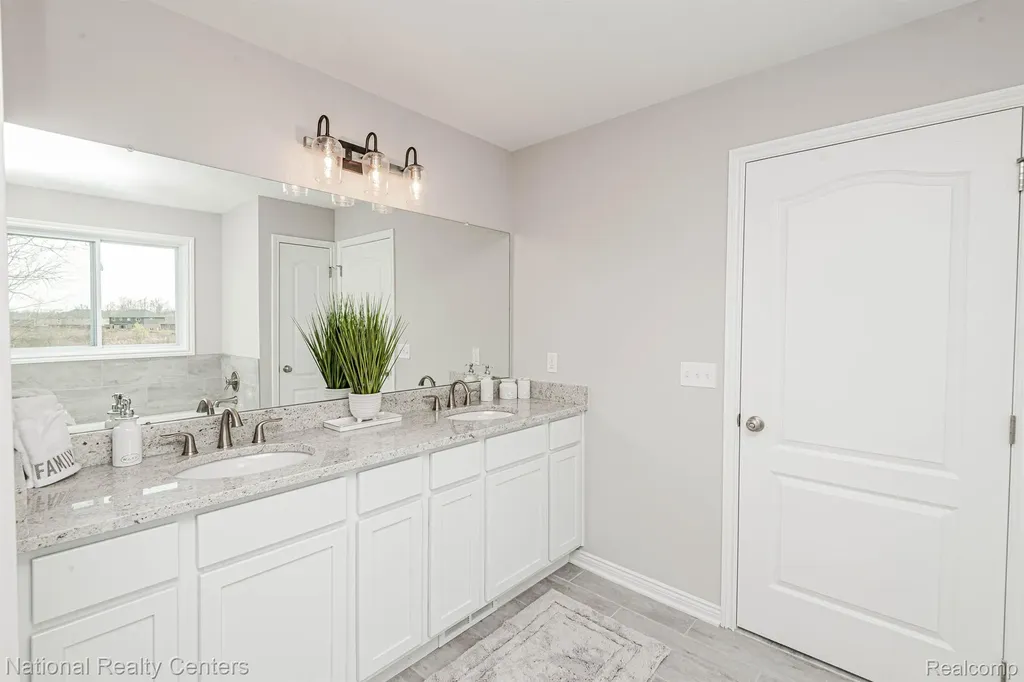 53234 Woodland Meadows Chesterfield Township MI 48047