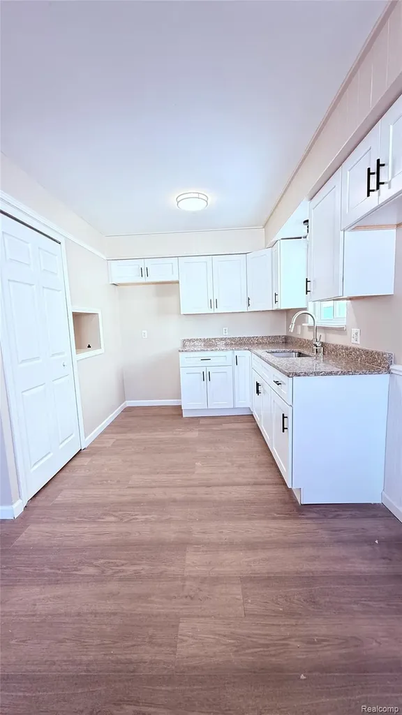 8236 Ford Avenue Warren City MI 48089
