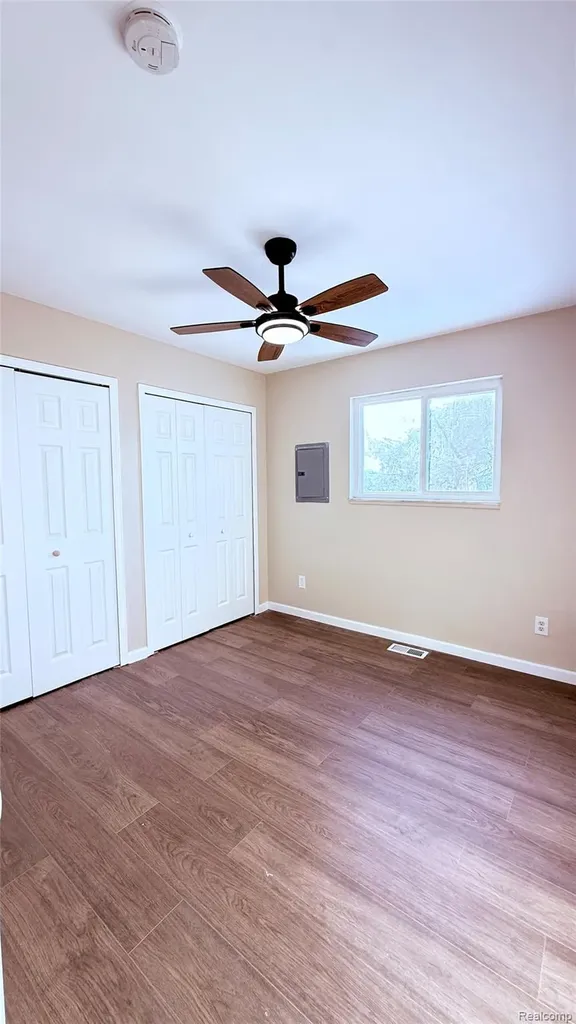 8236 Ford Avenue Warren City MI 48089