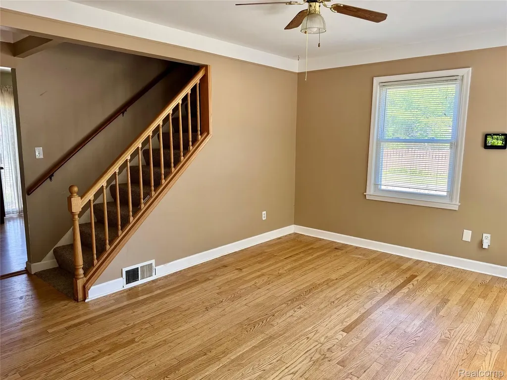 18719 Poinciana Redford Charter Township MI 48240