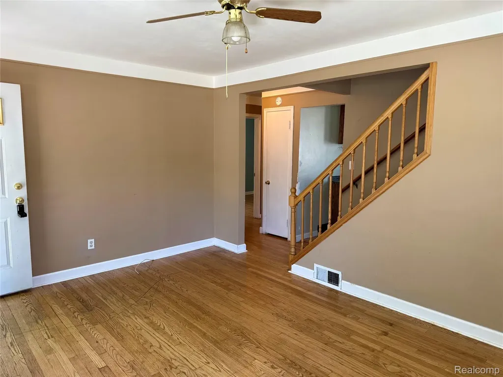 18719 Poinciana Redford Charter Township MI 48240