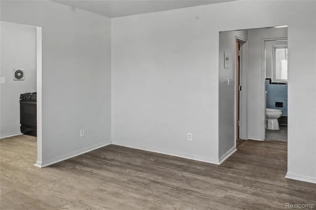 15100 Tireman Street Detroit City MI 48228