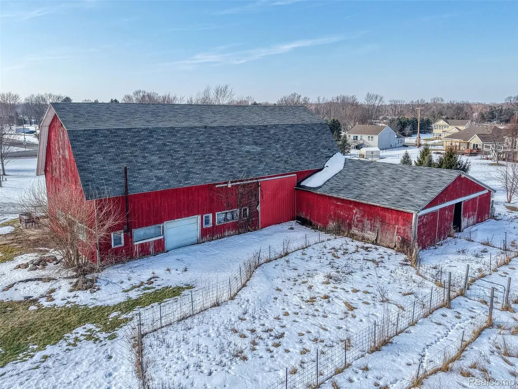 3342 Oak Grove Road Howell Township MI 48855