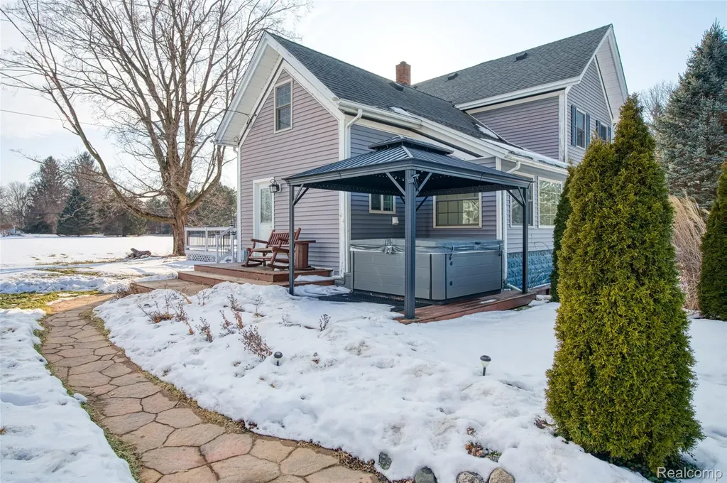 3342 Oak Grove Road Howell Township MI 48855