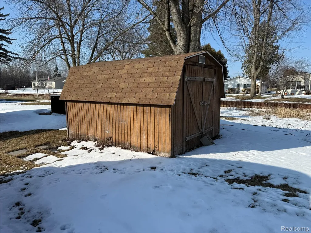 336 Twin Lake Road Tobacco Township MI 48612