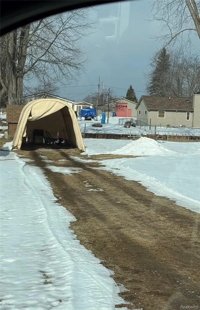 336 Twin Lake Road Tobacco Township MI 48612