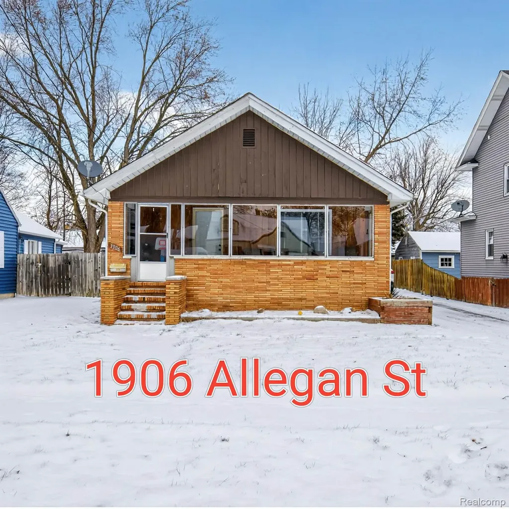1906 Allegan Street Saginaw City MI 48602