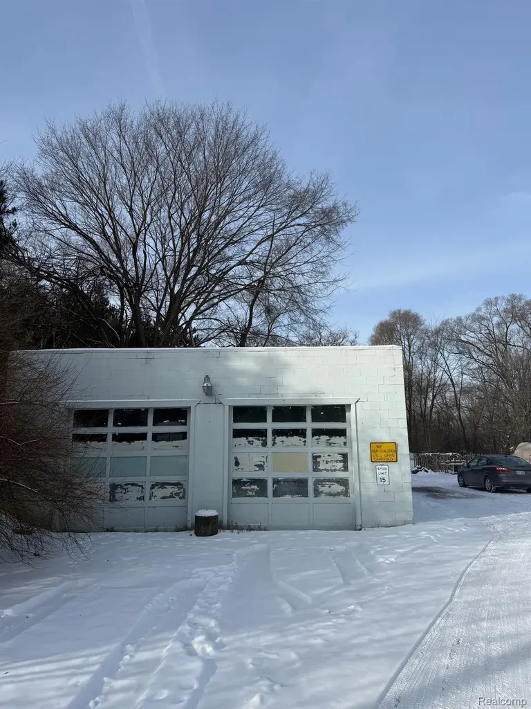 6934 Lansing Avenue Rives Township MI 49201