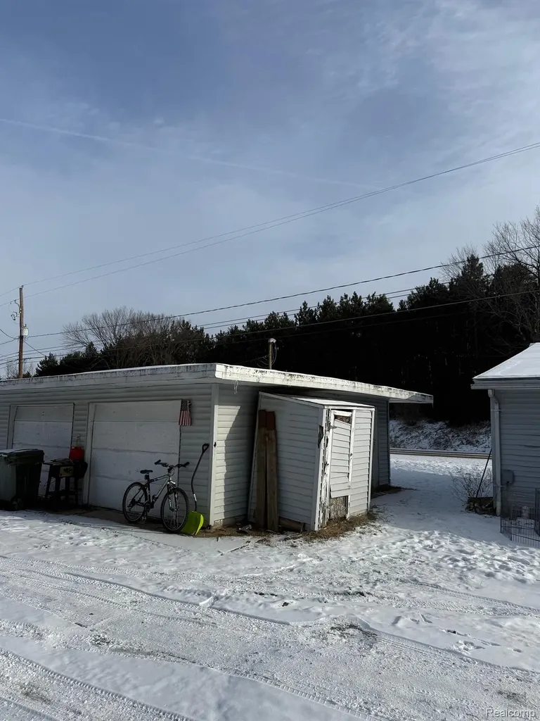 6934 Lansing Avenue Rives Township MI 49201