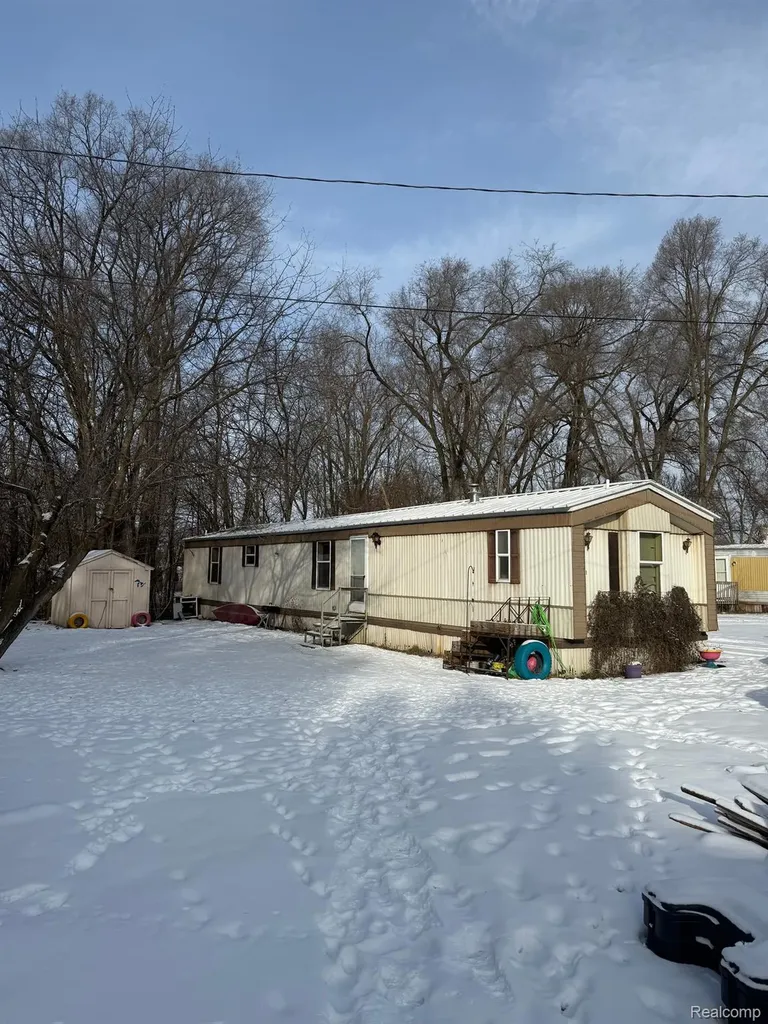 6934 Lansing Avenue Rives Township MI 49201