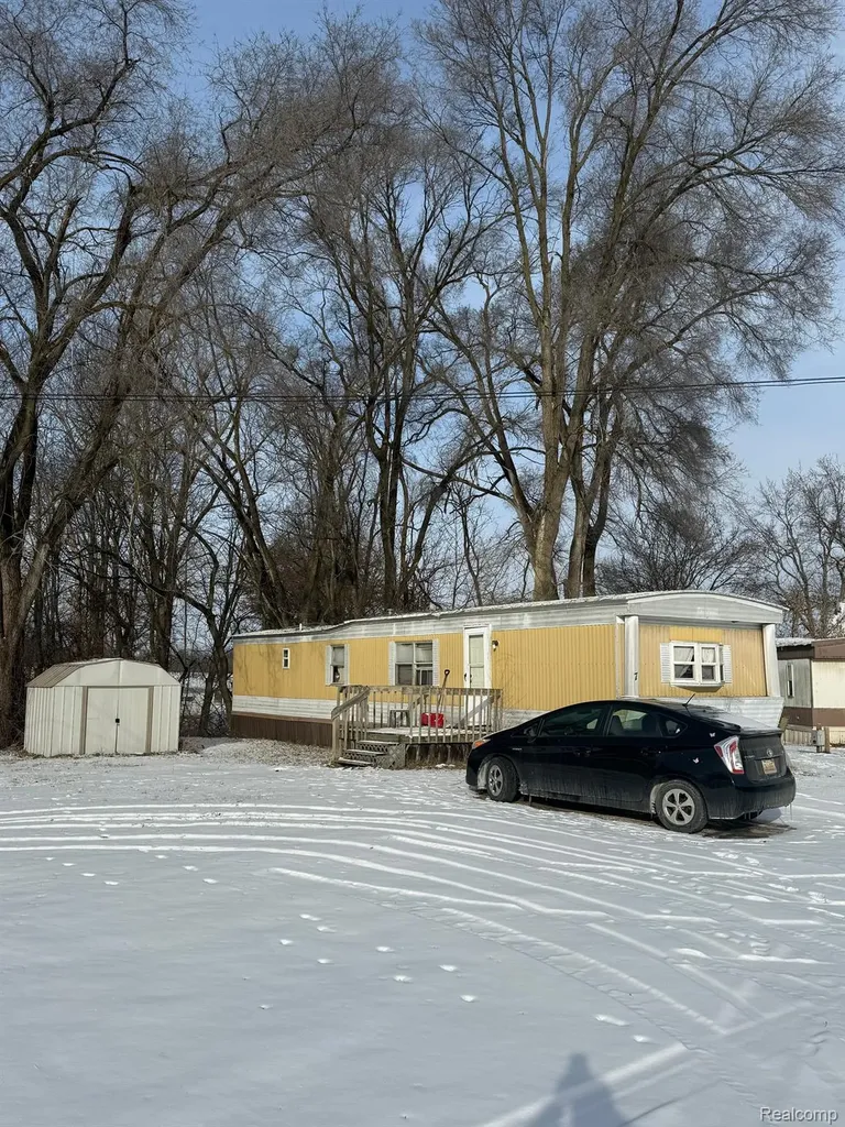 6934 Lansing Avenue Rives Township MI 49201