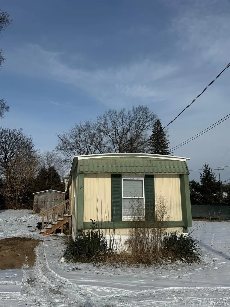 6934 Lansing Avenue Rives Township MI 49201