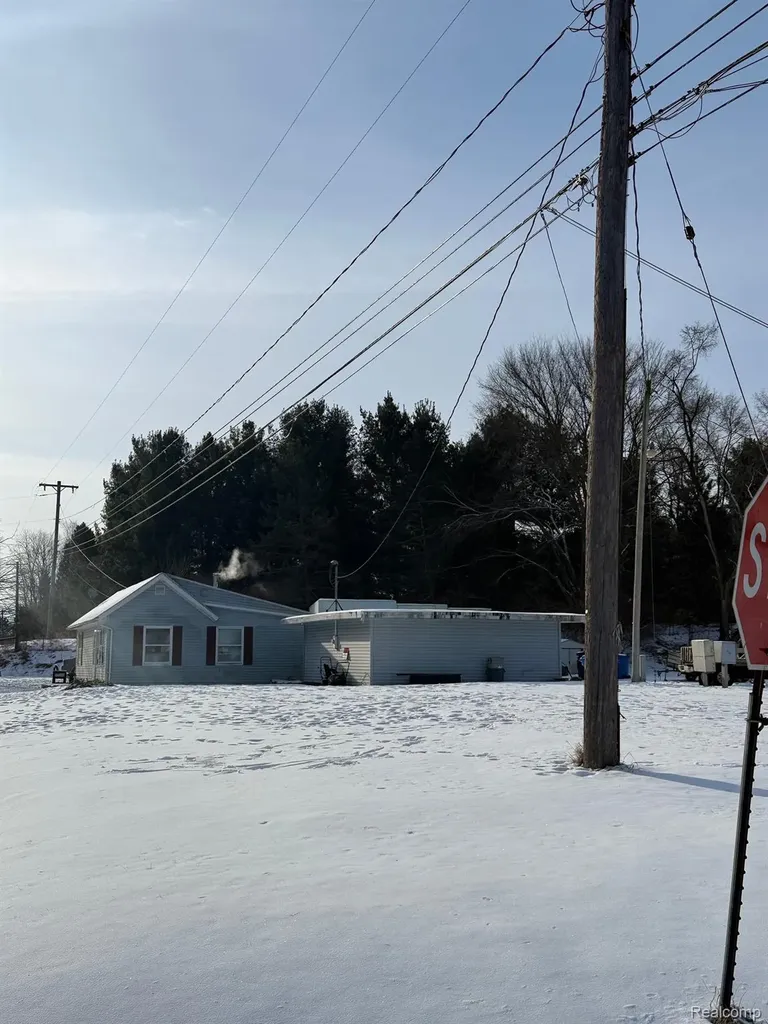 6934 Lansing Avenue Rives Township MI 49201