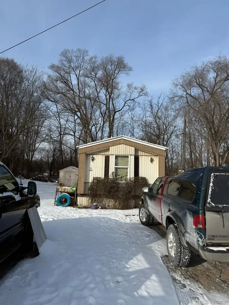 6934 Lansing Avenue Rives Township MI 49201