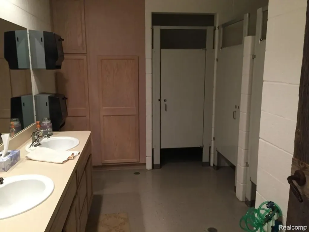 6350 Wolf Road Burnside Township MI 48416