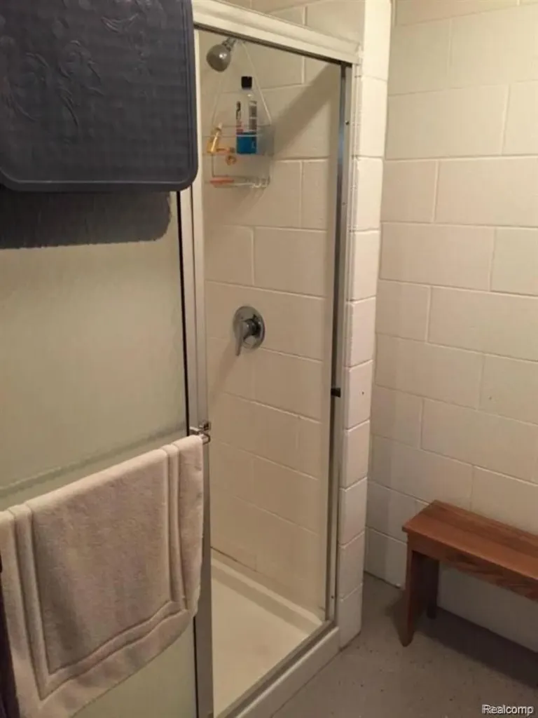 6350 Wolf Road Burnside Township MI 48416