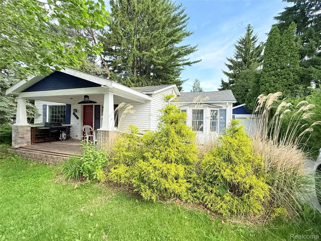 7271 Simons Street Lexington Village MI 48450