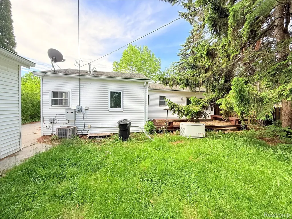 7271 Simons Street Lexington Village MI 48450