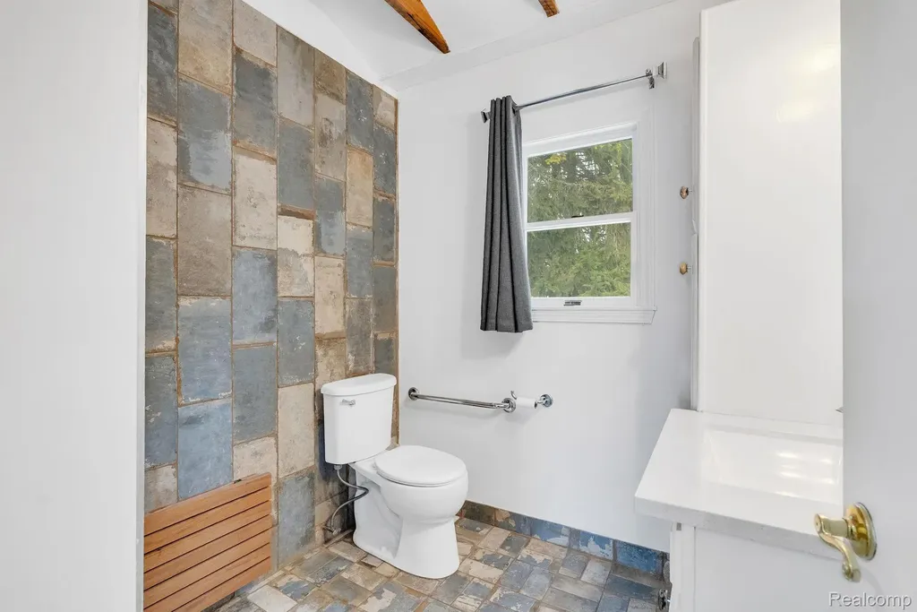 7271 Simons Street Lexington Village MI 48450