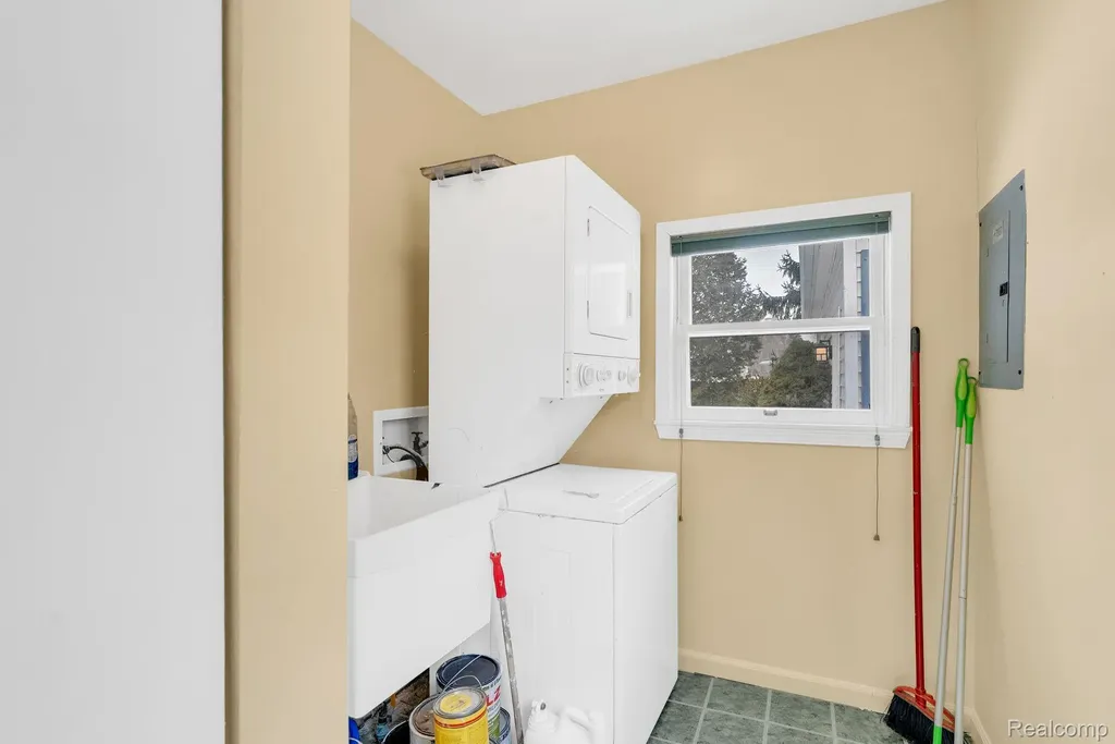 7271 Simons Street Lexington Village MI 48450