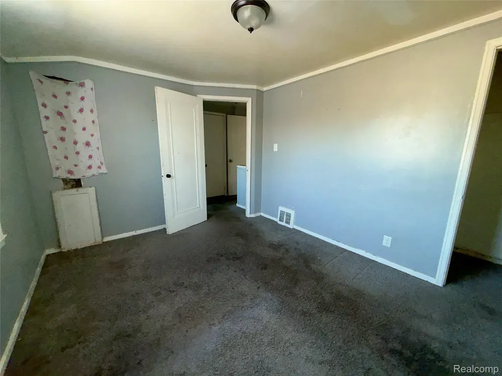 18619 Moross Road Detroit City MI 48224