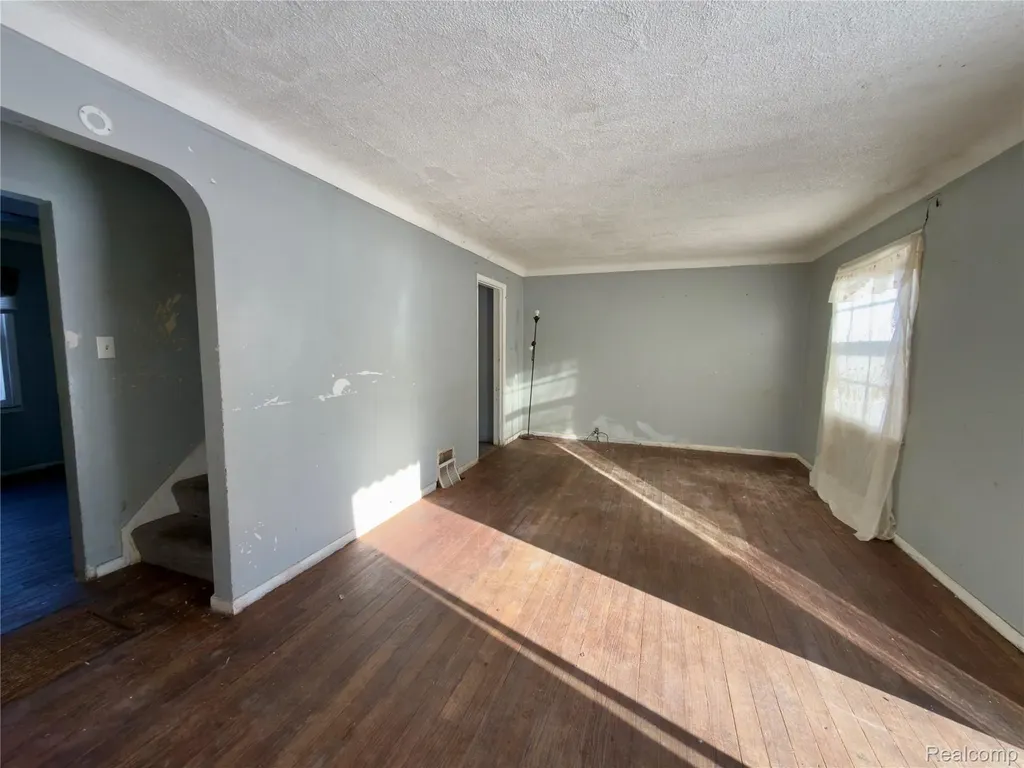 18619 Moross Road Detroit City MI 48224