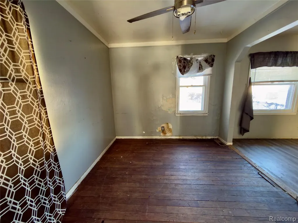 18619 Moross Road Detroit City MI 48224