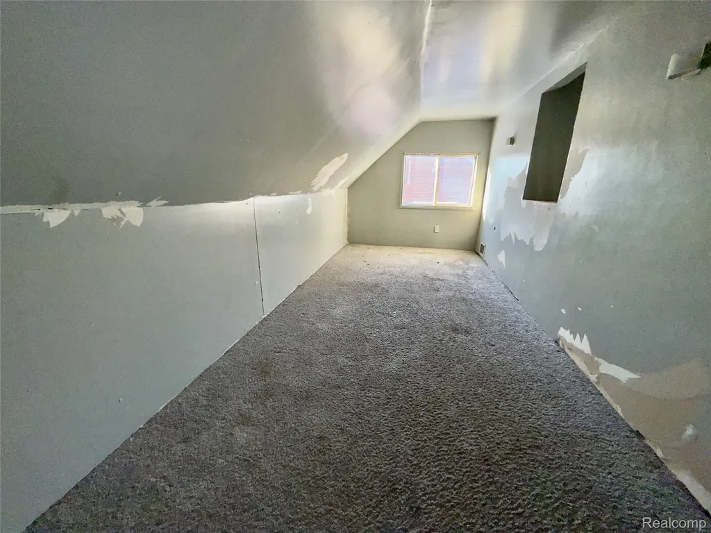 18619 Moross Road Detroit City MI 48224