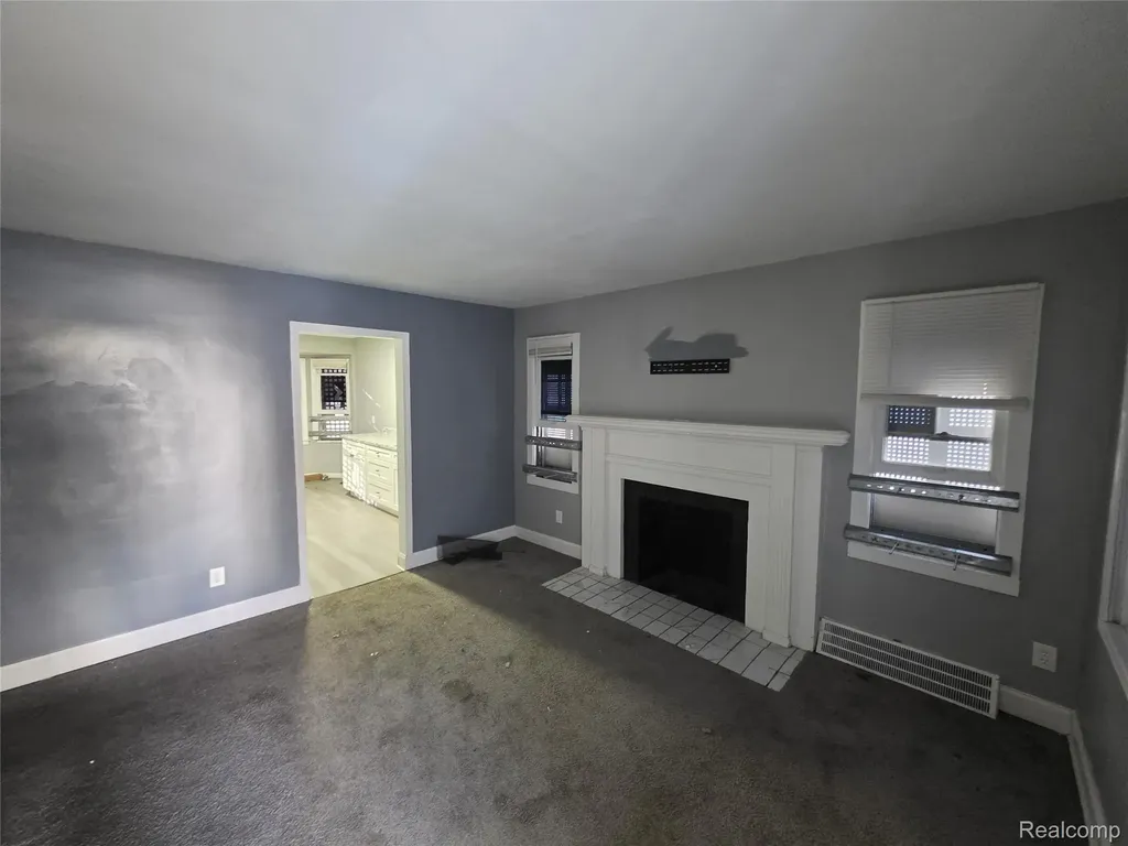 19195 Dresden Street Detroit City MI 48205