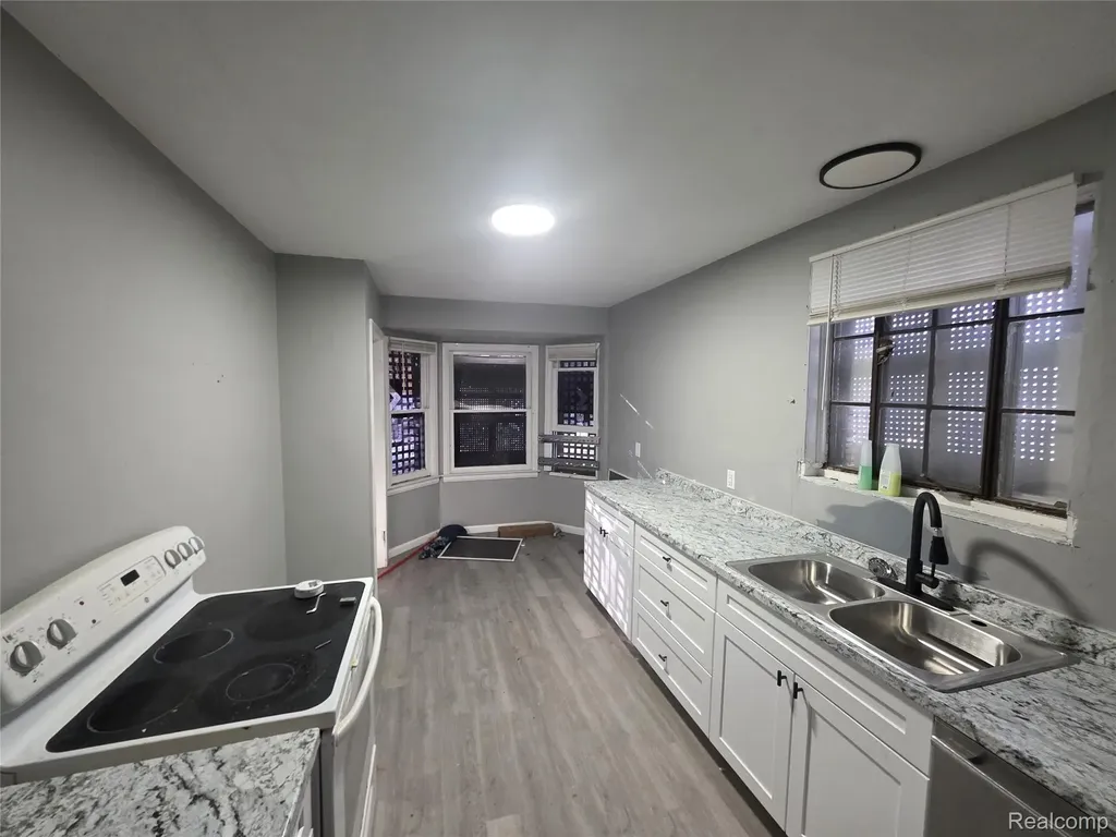 19195 Dresden Street Detroit City MI 48205