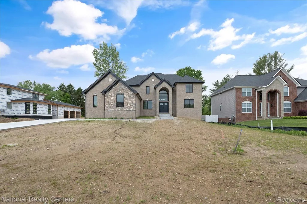 5245 Buell Drive Commerce Charter Township MI 48382