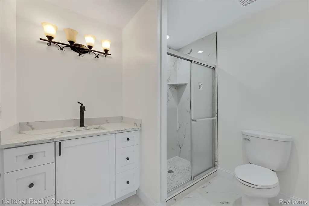 5245 Buell Drive Commerce Charter Township MI 48382