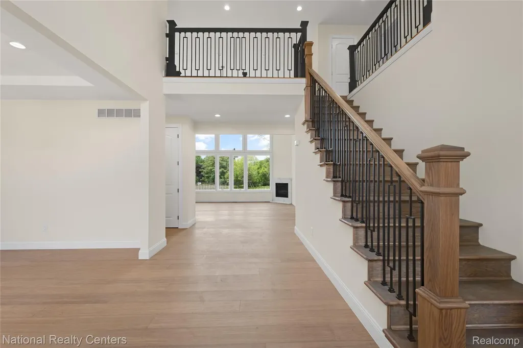 5245 Buell Drive Commerce Charter Township MI 48382