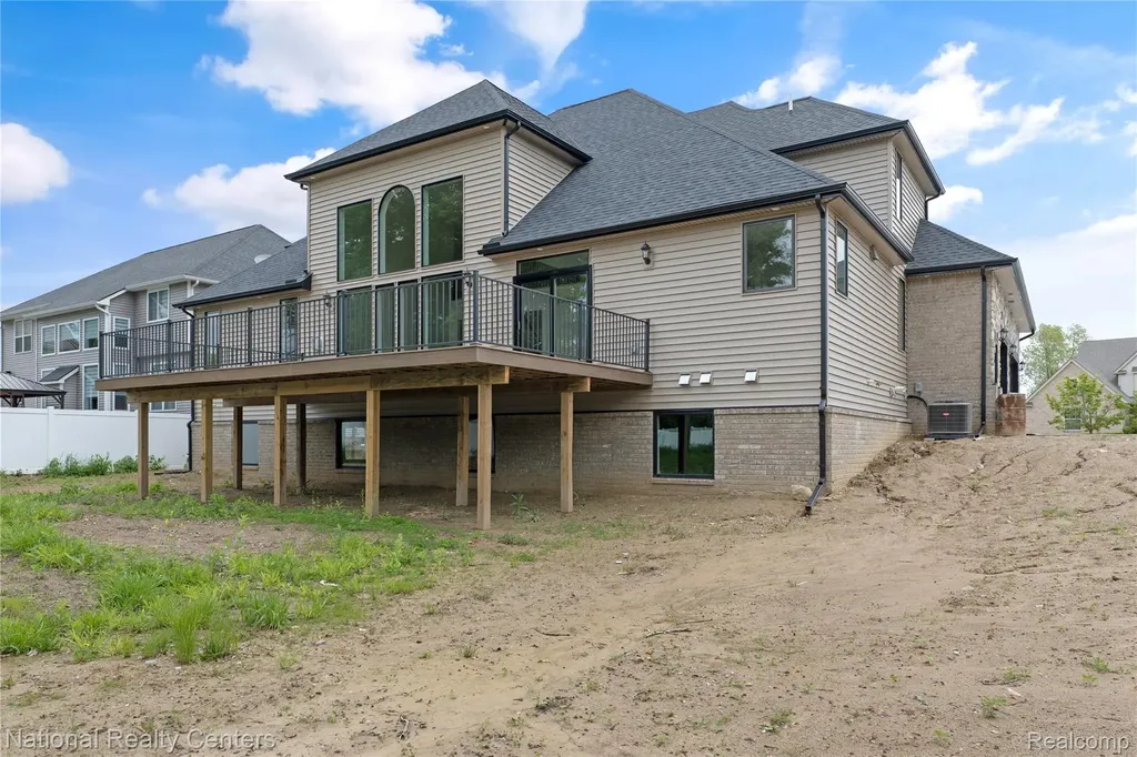 5245 Buell Drive Commerce Charter Township MI 48382
