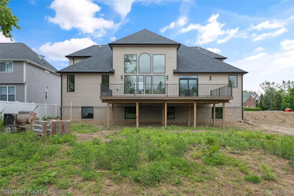 5245 Buell Drive Commerce Charter Township MI 48382