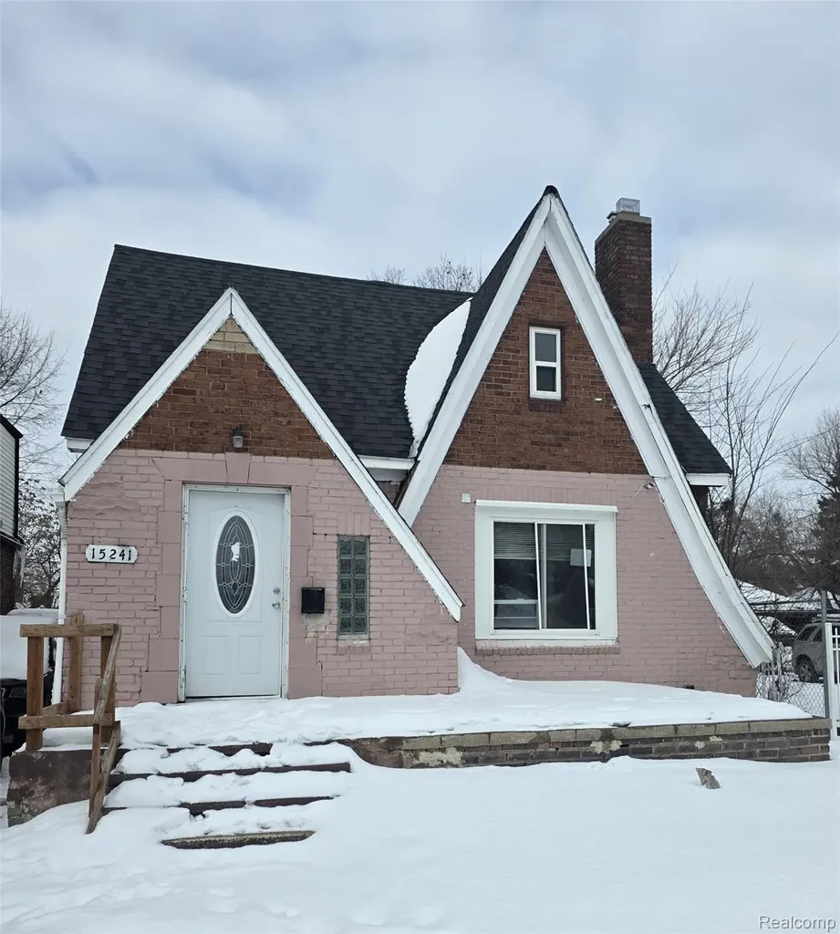 15241 Eastburn Street Detroit City MI 48205