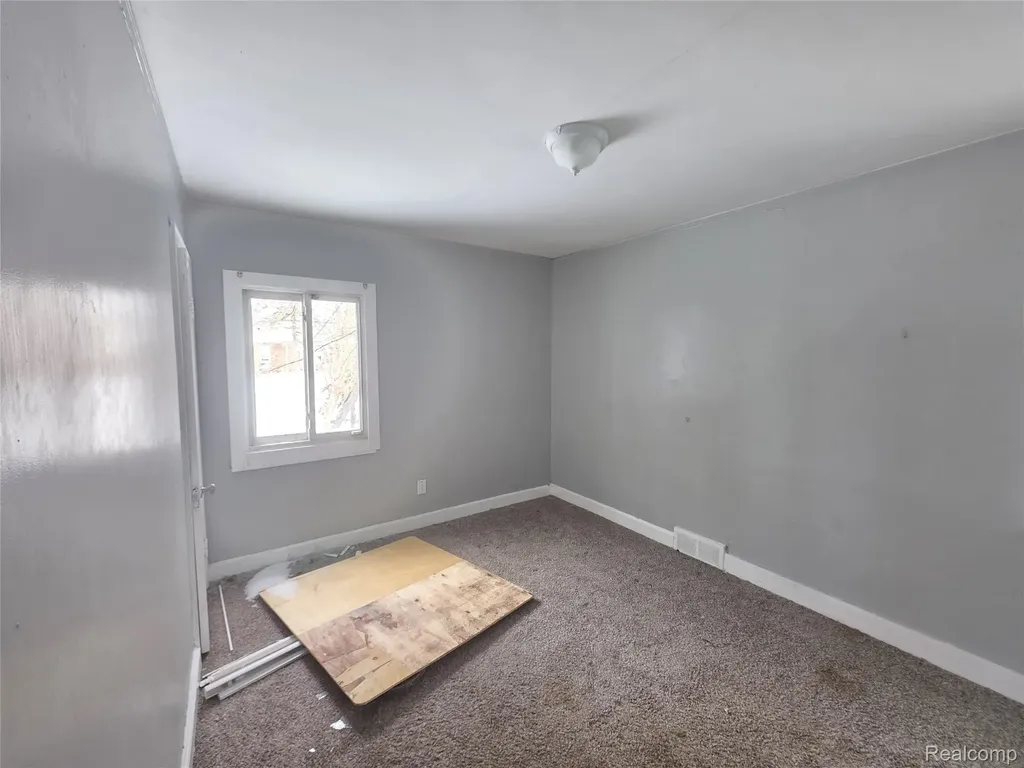 15241 Eastburn Street Detroit City MI 48205