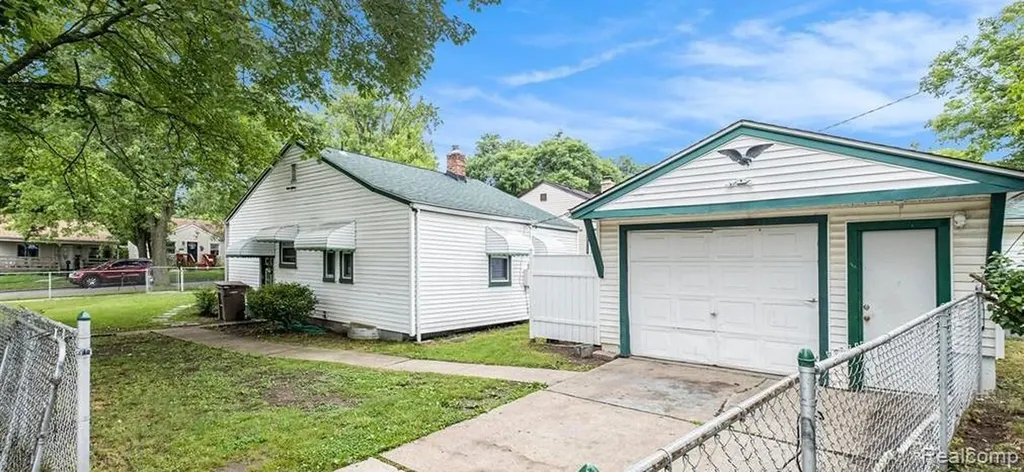 180 W Rutgers Avenue Pontiac City MI 48340