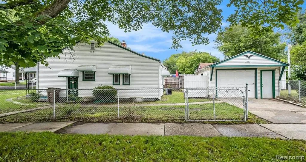 180 W Rutgers Avenue Pontiac City MI 48340