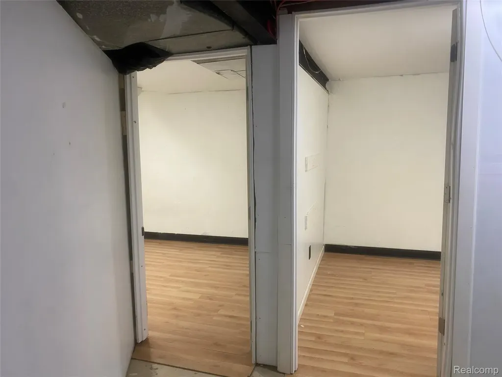 180 W Rutgers Avenue Pontiac City MI 48340