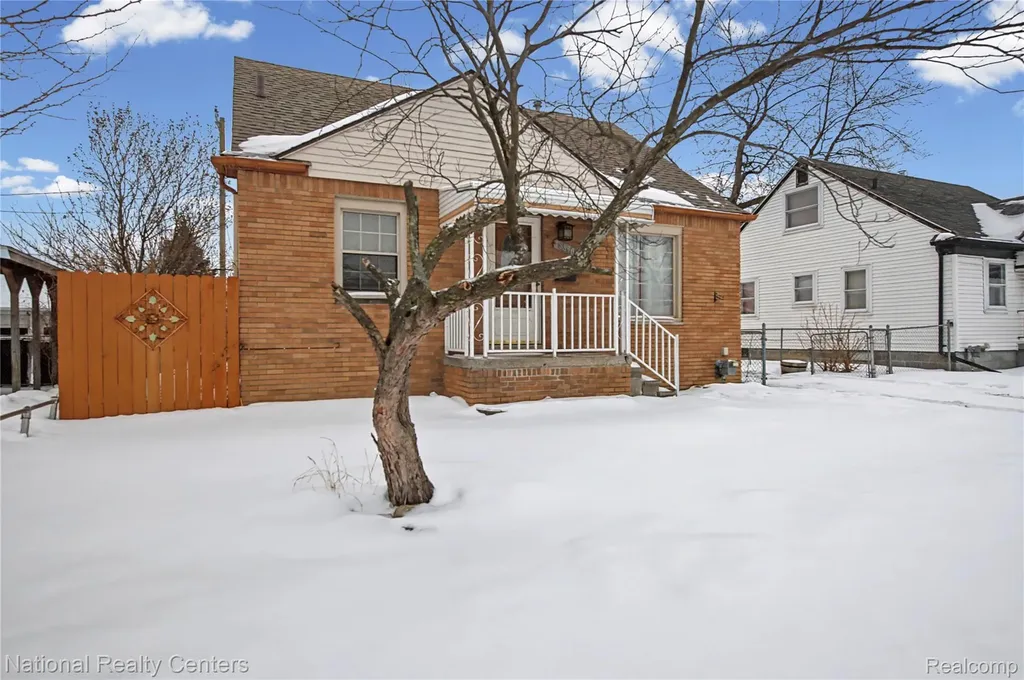 18890 Birmingham Street Roseville City MI 48066