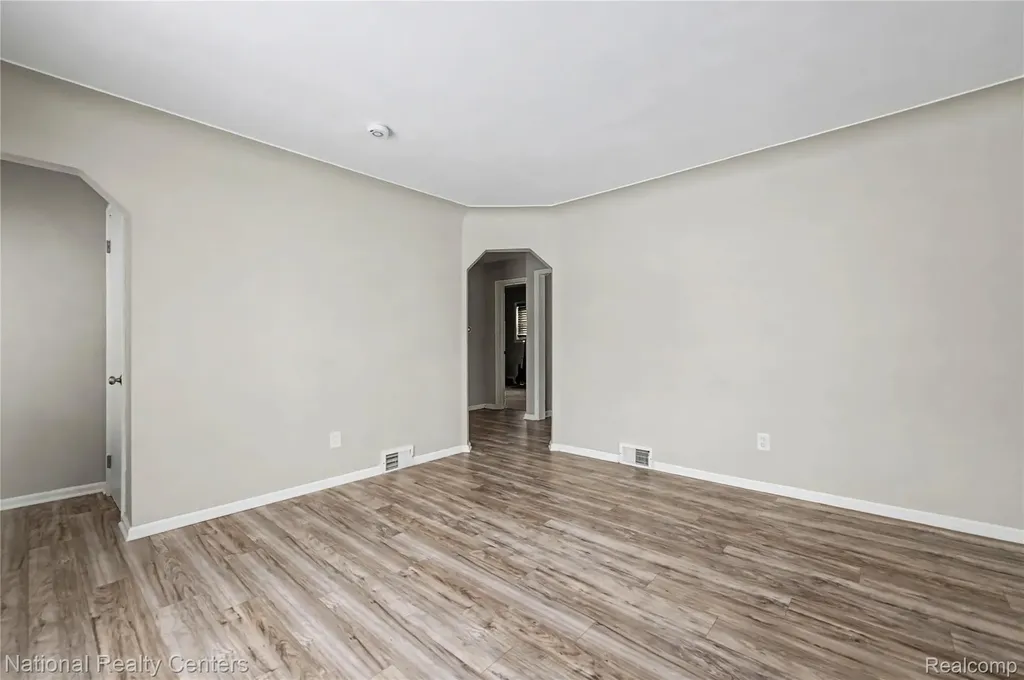 18890 Birmingham Street Roseville City MI 48066