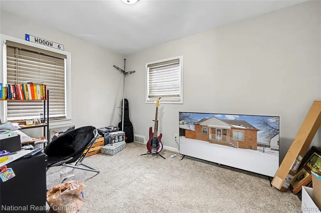 18890 Birmingham Street Roseville City MI 48066