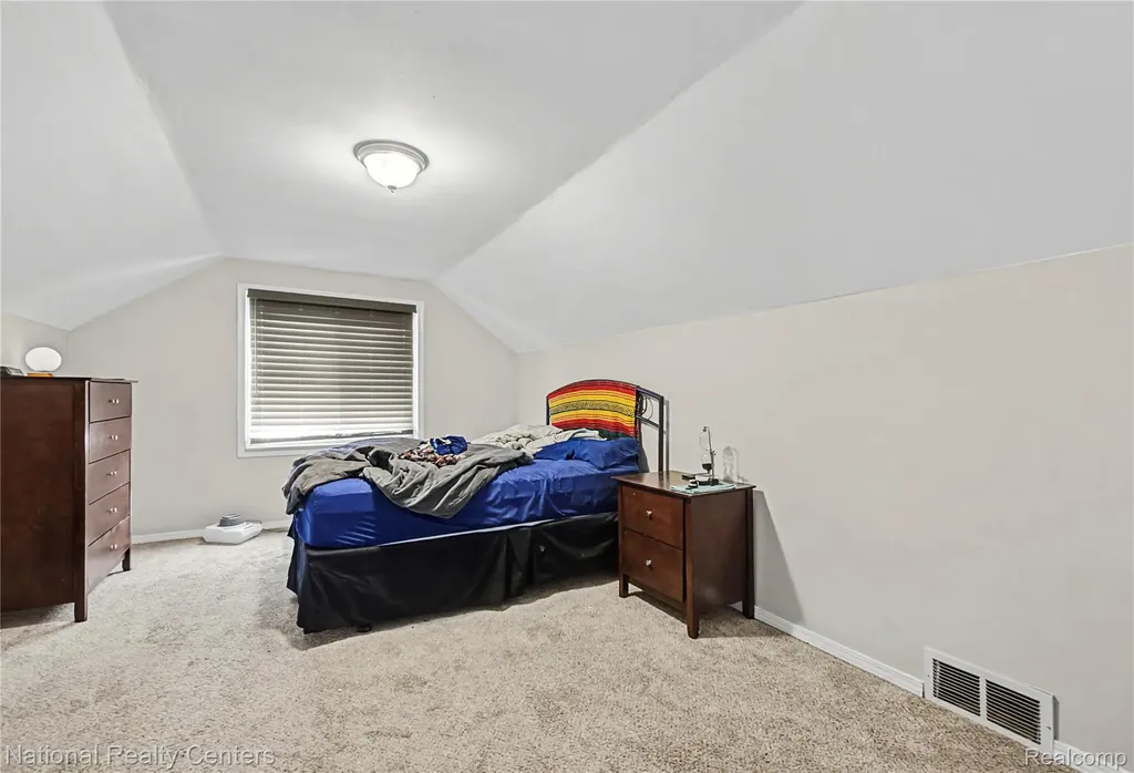 18890 Birmingham Street Roseville City MI 48066