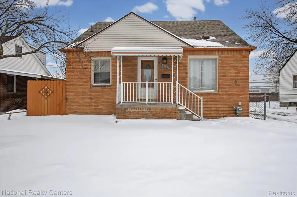 18890 Birmingham Street Roseville City MI 48066