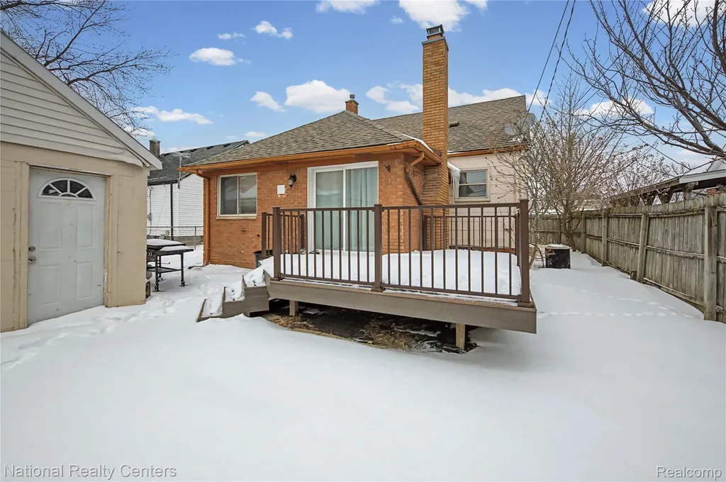 18890 Birmingham Street Roseville City MI 48066